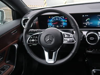 Mercedes-Benz A - 2022
