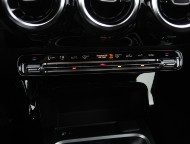 Mercedes-Benz A - 2022