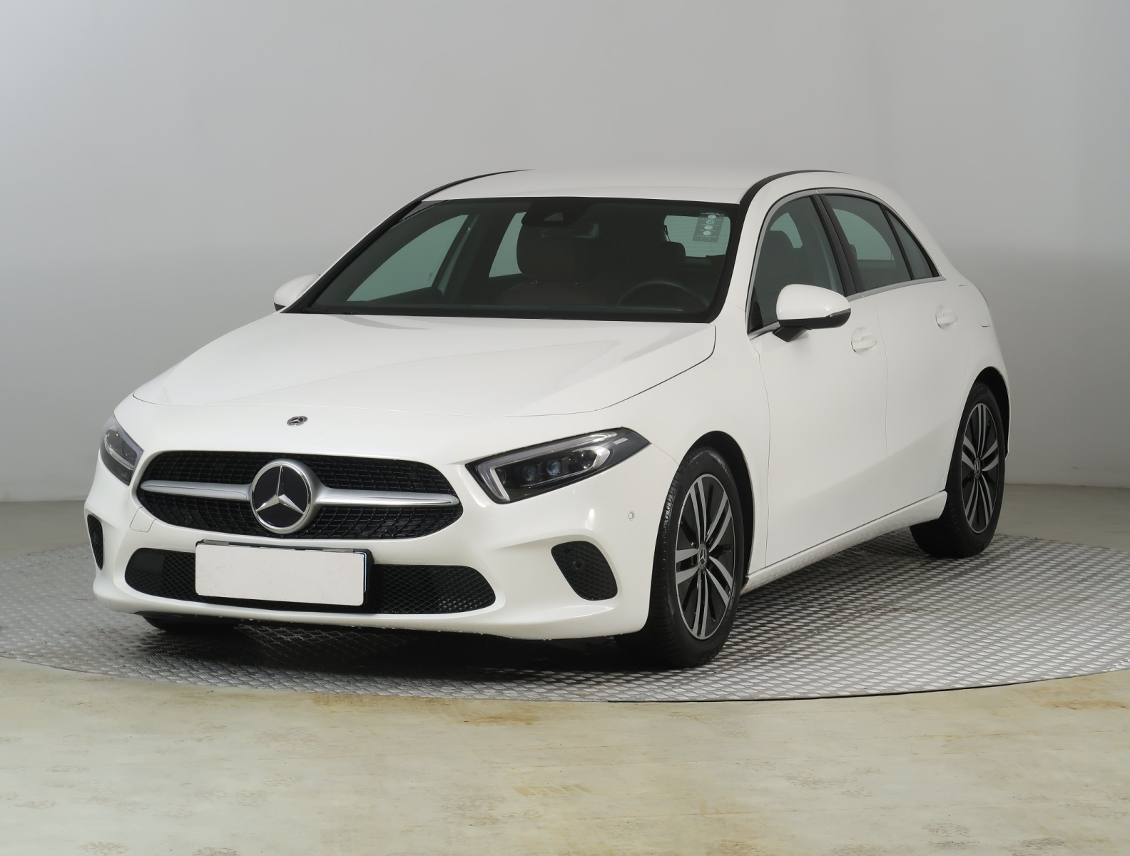 Mercedes-Benz A - 2022