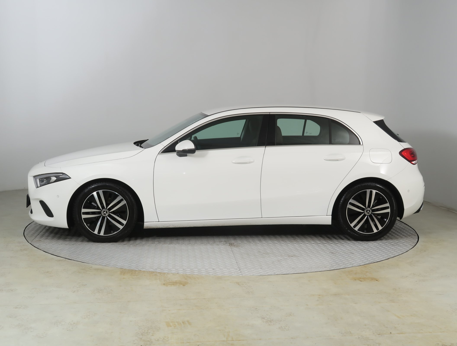 Mercedes-Benz A - 2022