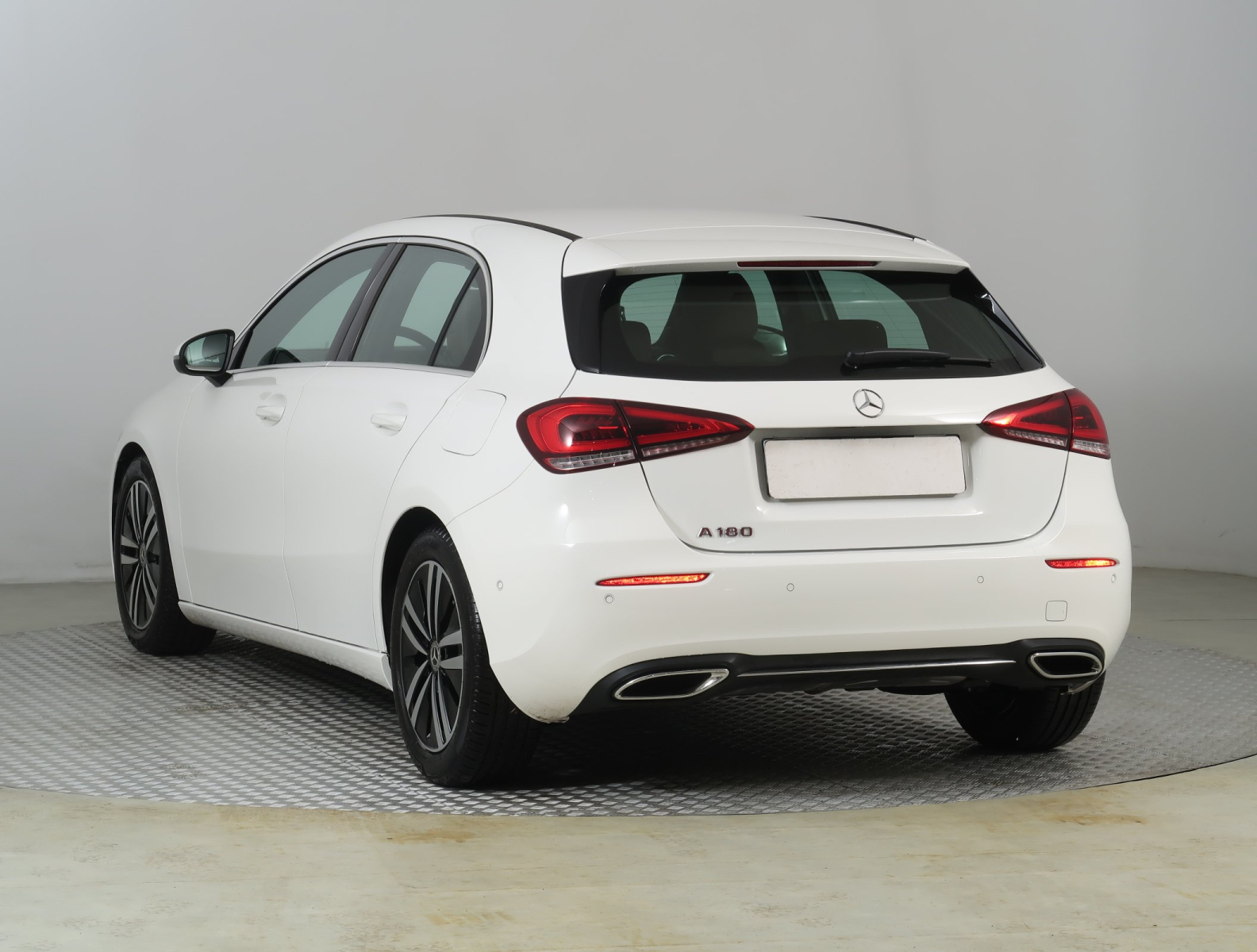 Mercedes-Benz A - 2022