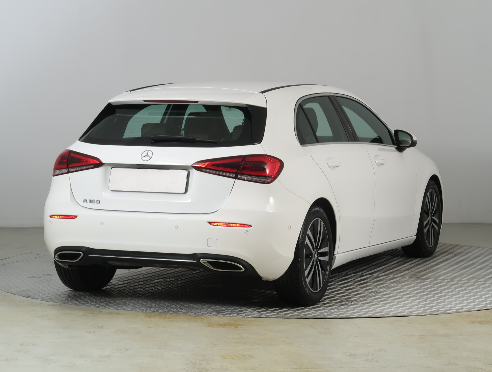 Mercedes-Benz A - 2022