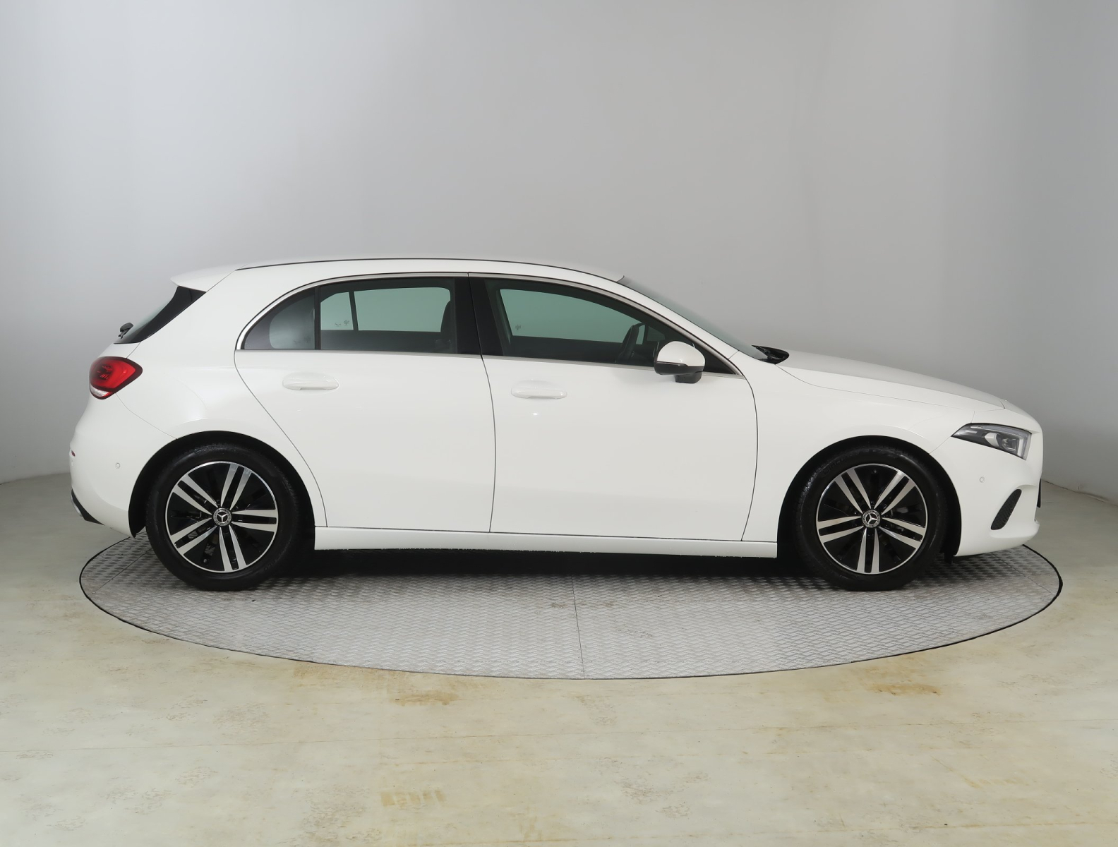 Mercedes-Benz A - 2022