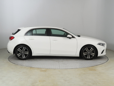 Mercedes-Benz A - 2022