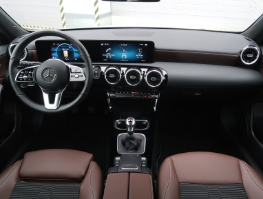 Mercedes-Benz A - 2022