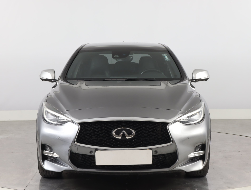 Infiniti Q30