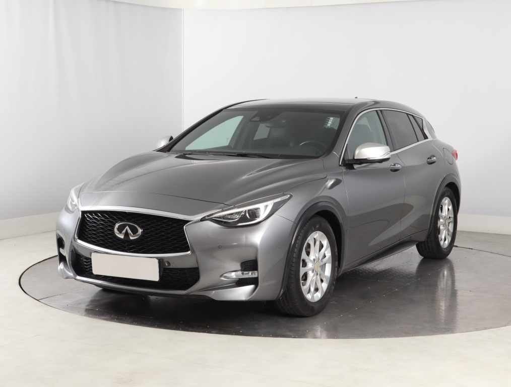 Infiniti Q30