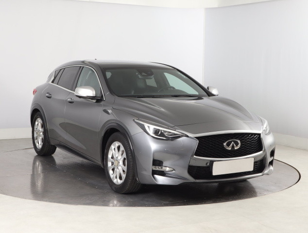 Infiniti Q30 2016