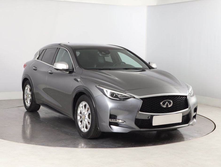 Infiniti Q30 - 2016