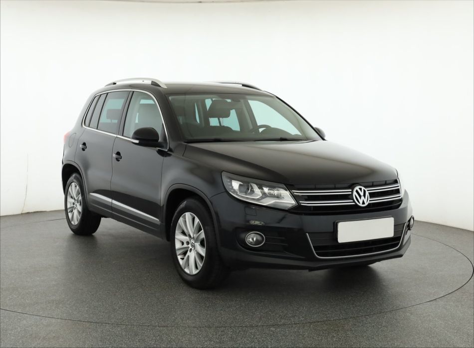 Volkswagen Tiguan - 2012