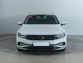 Volkswagen Passat - 2022