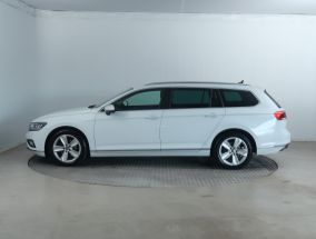Volkswagen Passat - 2022