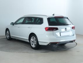 Volkswagen Passat - 2022
