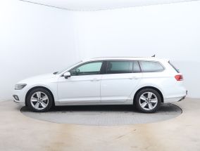 Volkswagen Passat - 2022