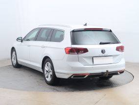 Volkswagen Passat - 2022