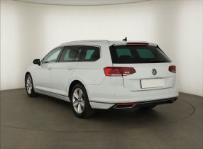 Volkswagen Passat - 2022