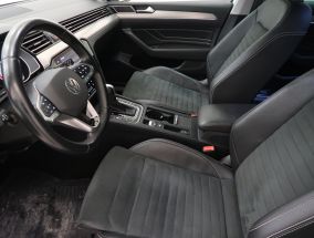 Volkswagen Passat - 2021