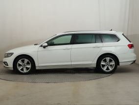 Volkswagen Passat - 2021