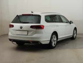 Volkswagen Passat - 2021