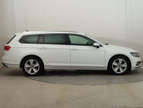 Volkswagen Passat - 2021