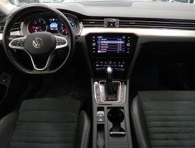 Volkswagen Passat - 2021