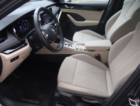 Škoda Octavia - 2023