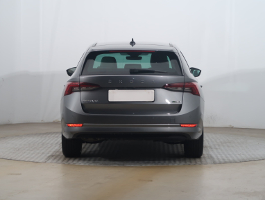 Škoda Octavia - 2023