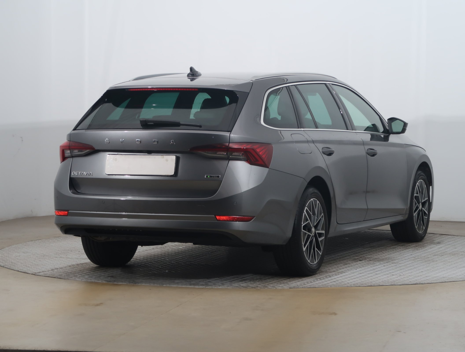 Škoda Octavia - 2023
