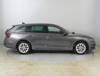 Škoda Octavia - 2023