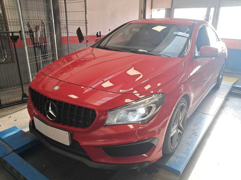Mercedes-Benz CLA - 2016