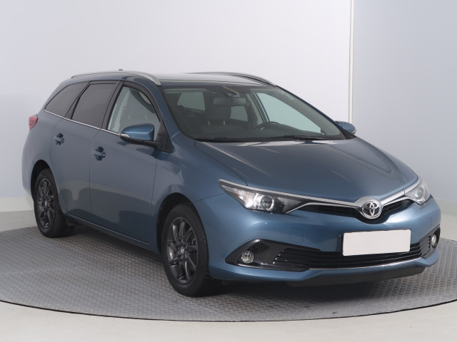 Toyota Auris 2015