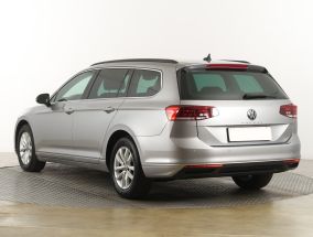 Volkswagen Passat - 2021