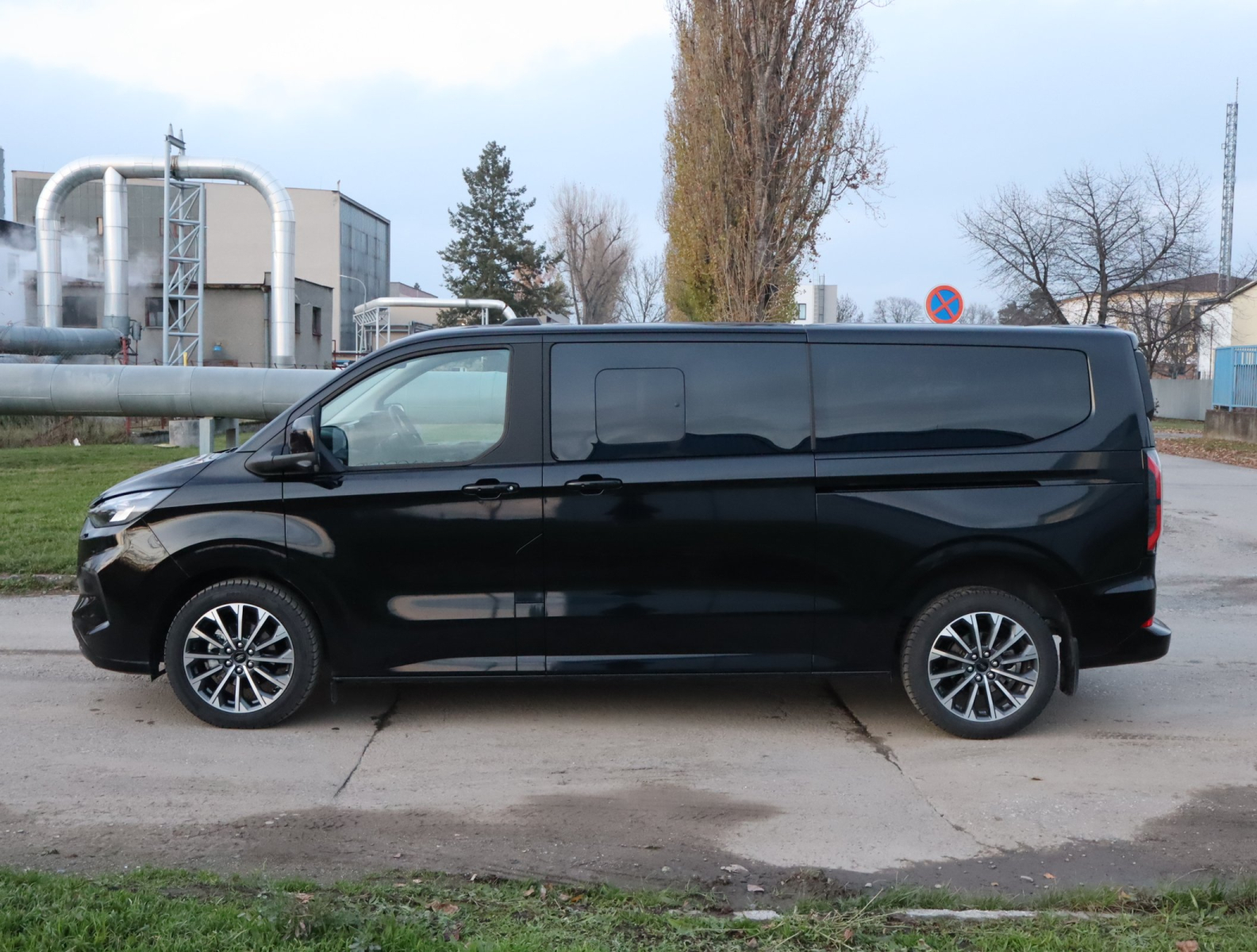 Ford Tourneo Custom - 2025