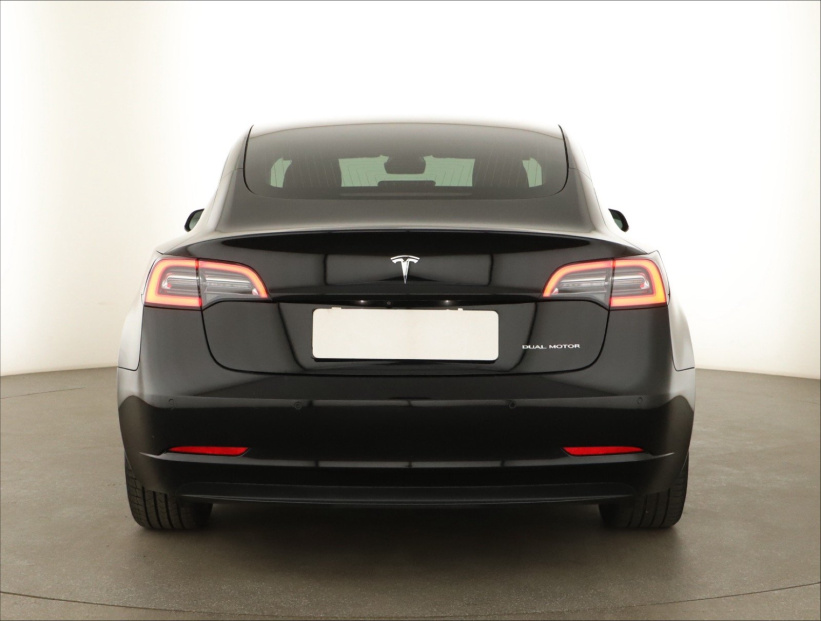 Tesla Model 3, 2019