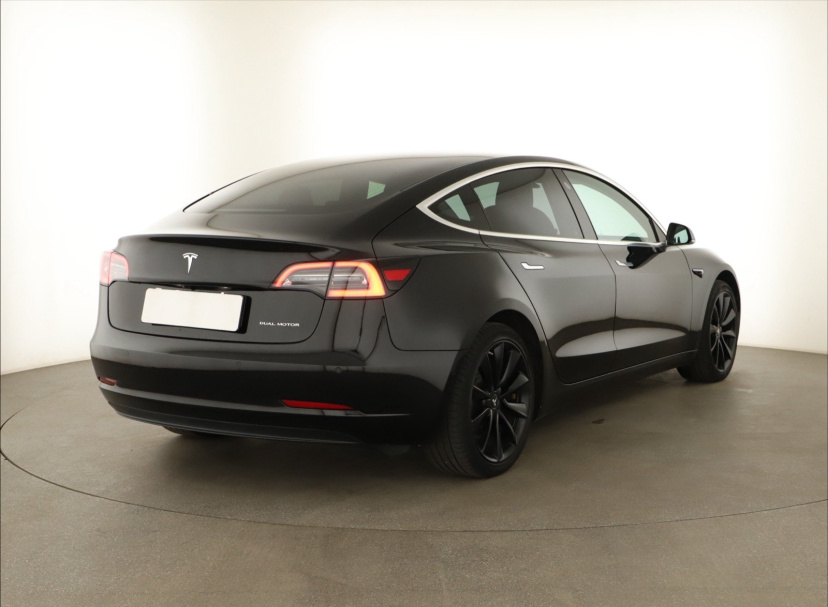 Tesla Model 3, 2019
