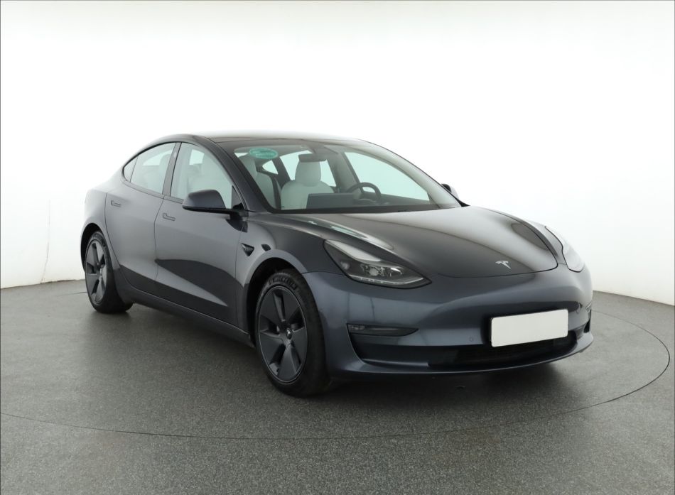 Tesla Model 3 - 2021