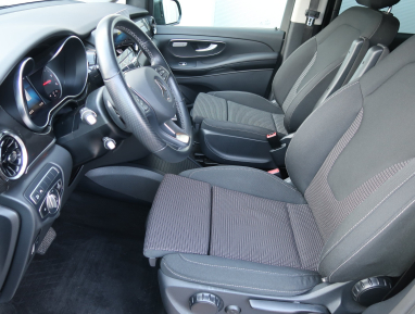 Mercedes-Benz V - 2022