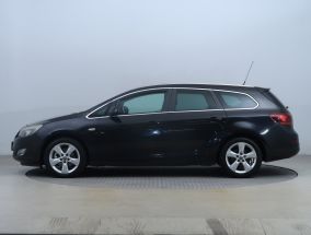 Opel Astra - 2011