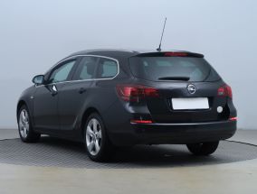 Opel Astra - 2011