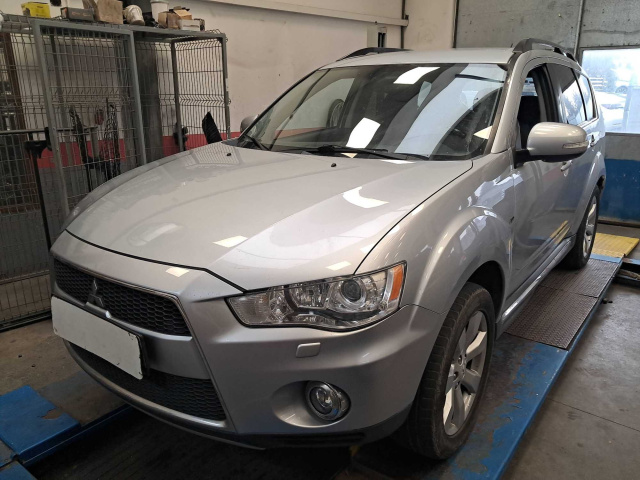 Mitsubishi Outlander 2012