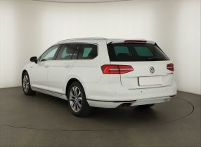 Volkswagen Passat - 2015