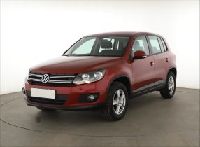 Volkswagen Tiguan - 2012