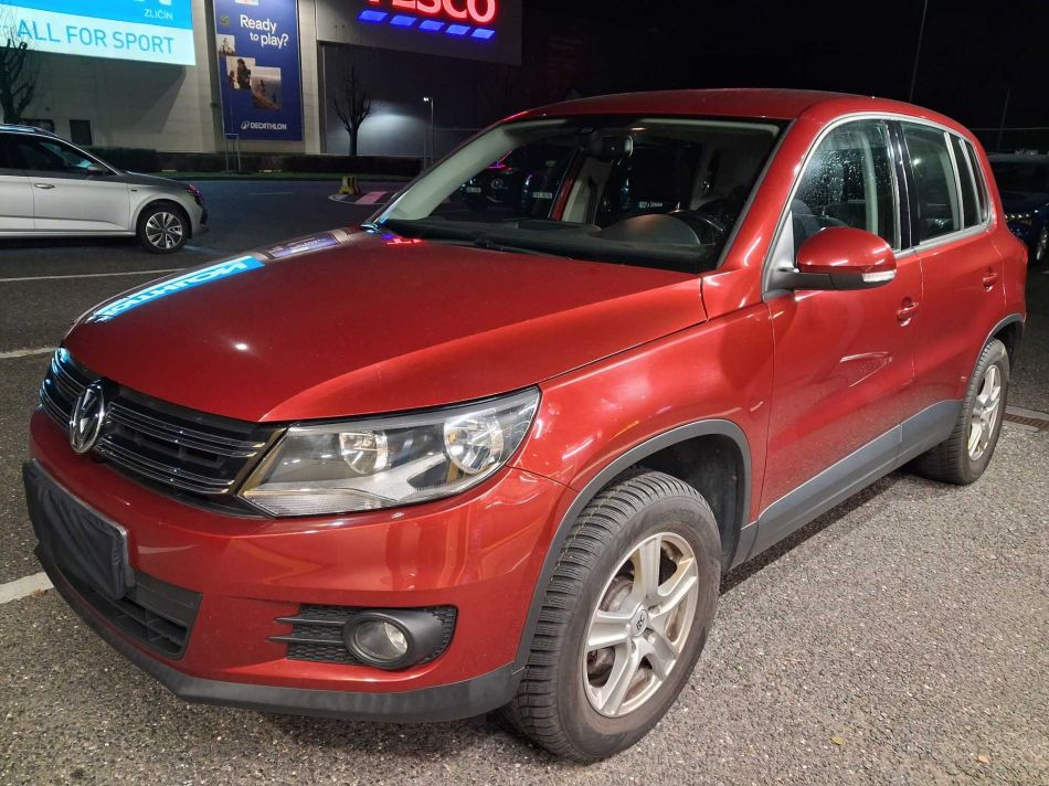 Volkswagen Tiguan - 2012