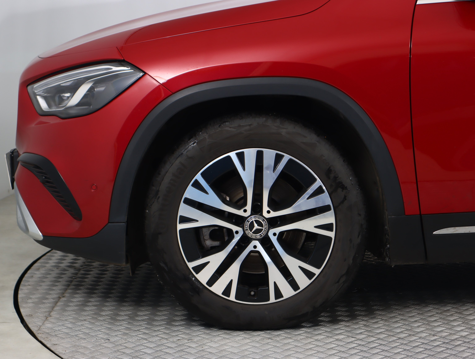 Mercedes-Benz GLA - 2024