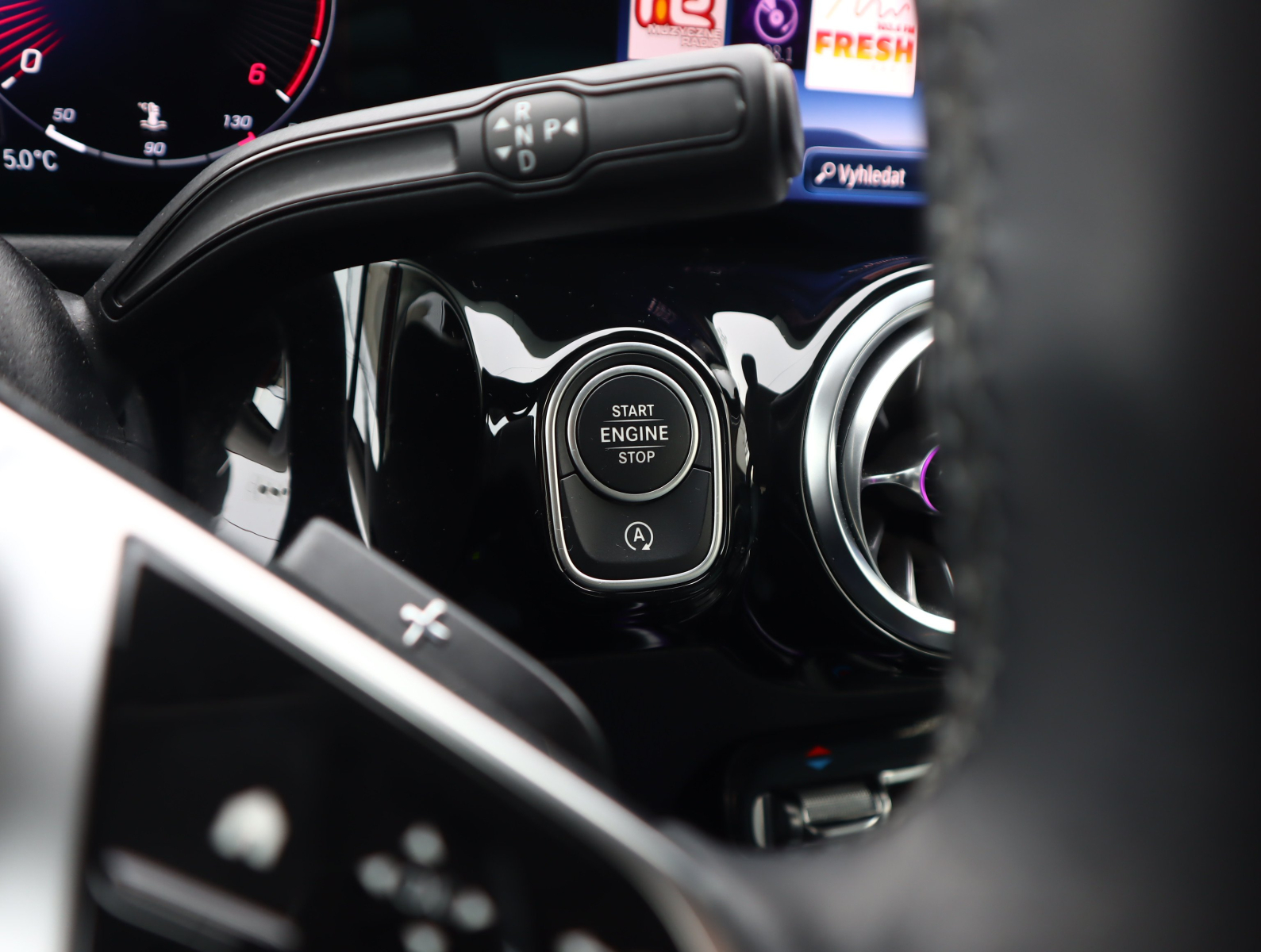 Mercedes-Benz GLA - 2024