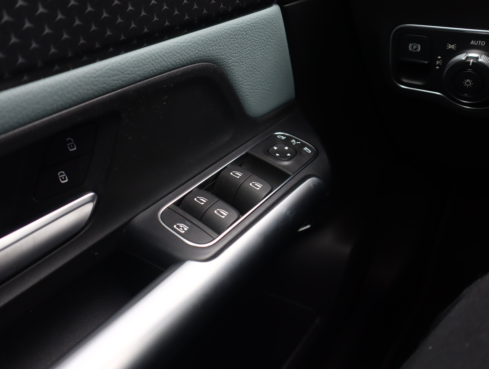 Mercedes-Benz GLA - 2024