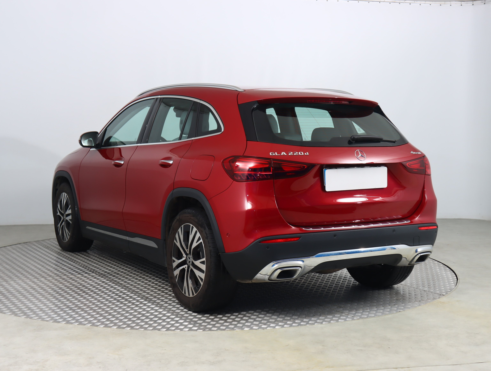 Mercedes-Benz GLA - 2024