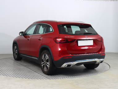 Mercedes-Benz GLA - 2024