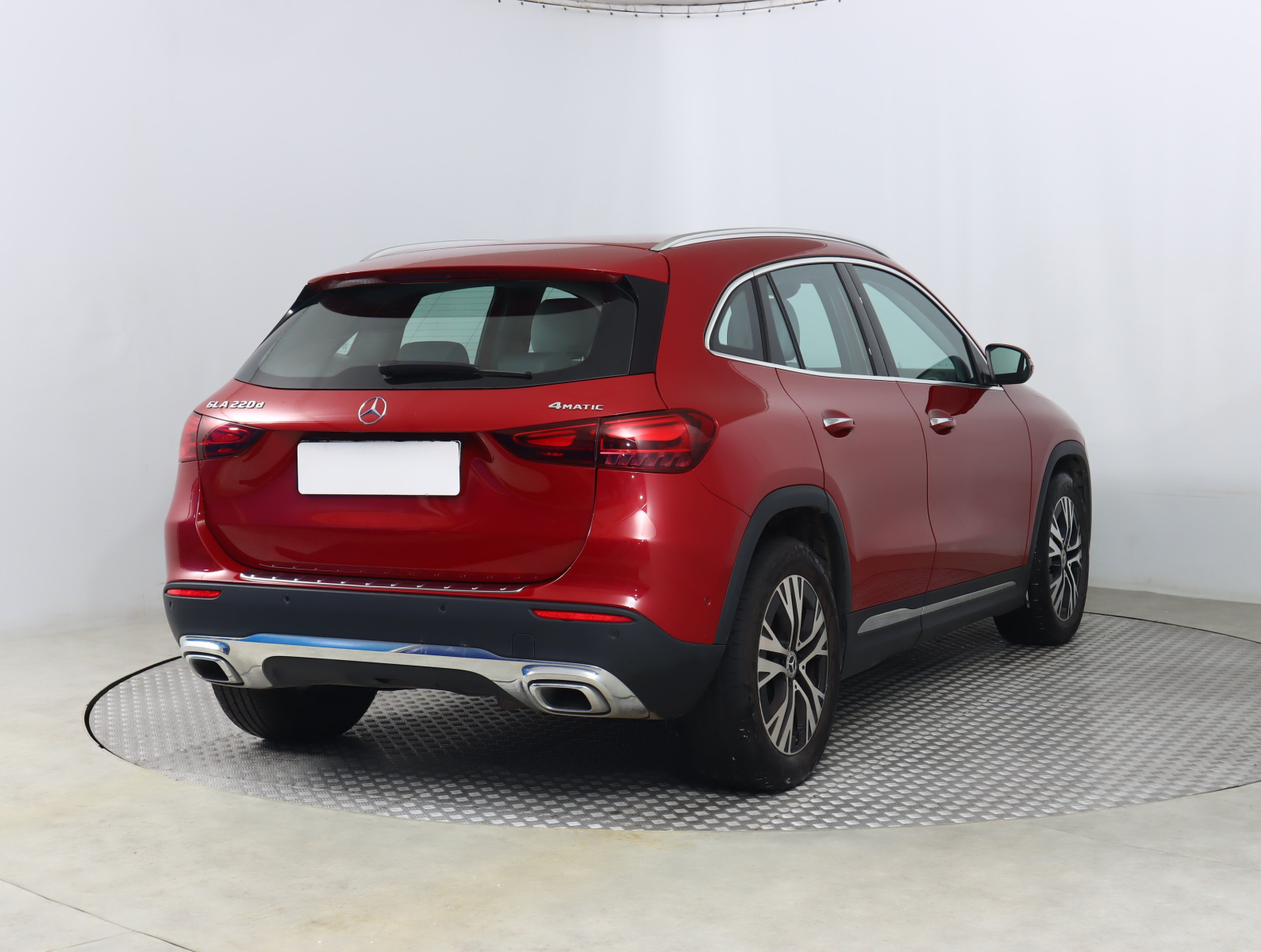 Mercedes-Benz GLA - 2024