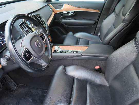 Volvo XC90 B5 AWD